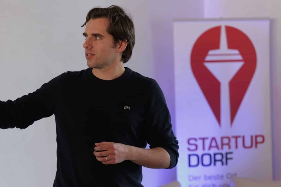Charles_Louis_Machuron_at_the_Dorfhack